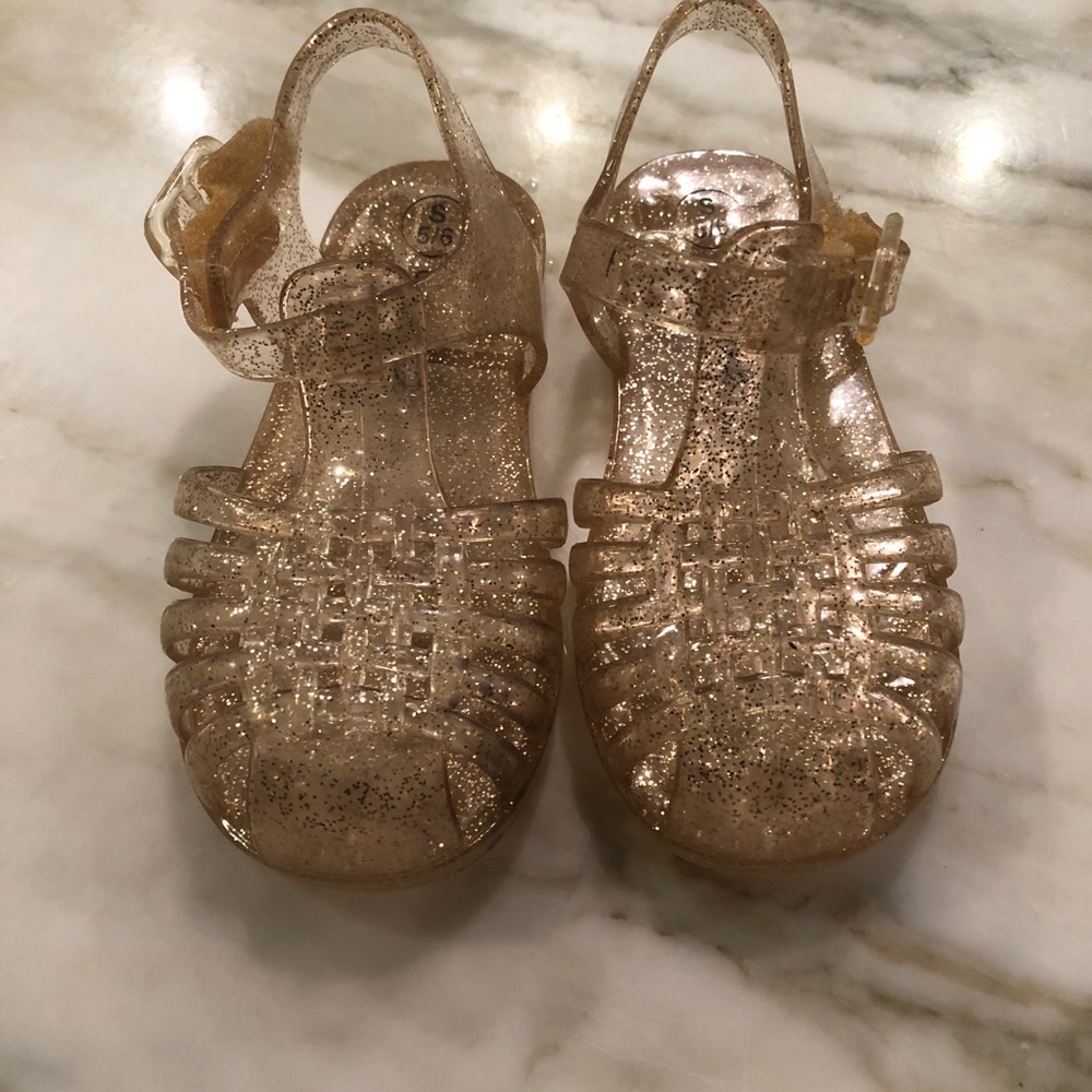 Jelly shoes